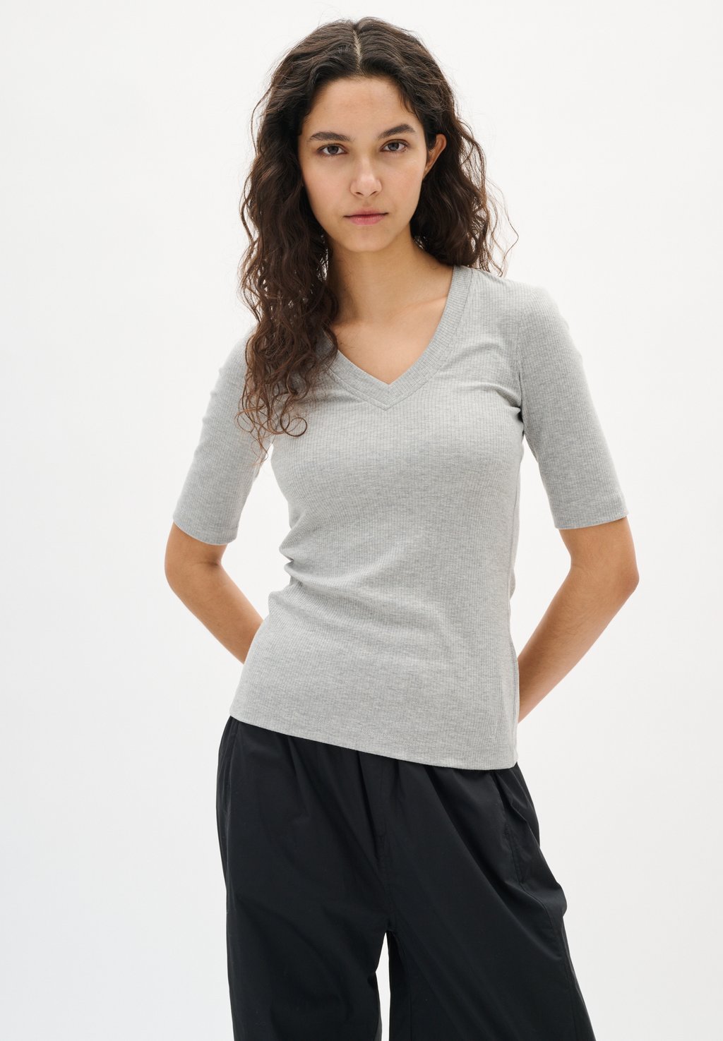 Базовая футболка DAGNA InWear, светло-серый
Базовая футболка DAGNA InWear, светло-серый