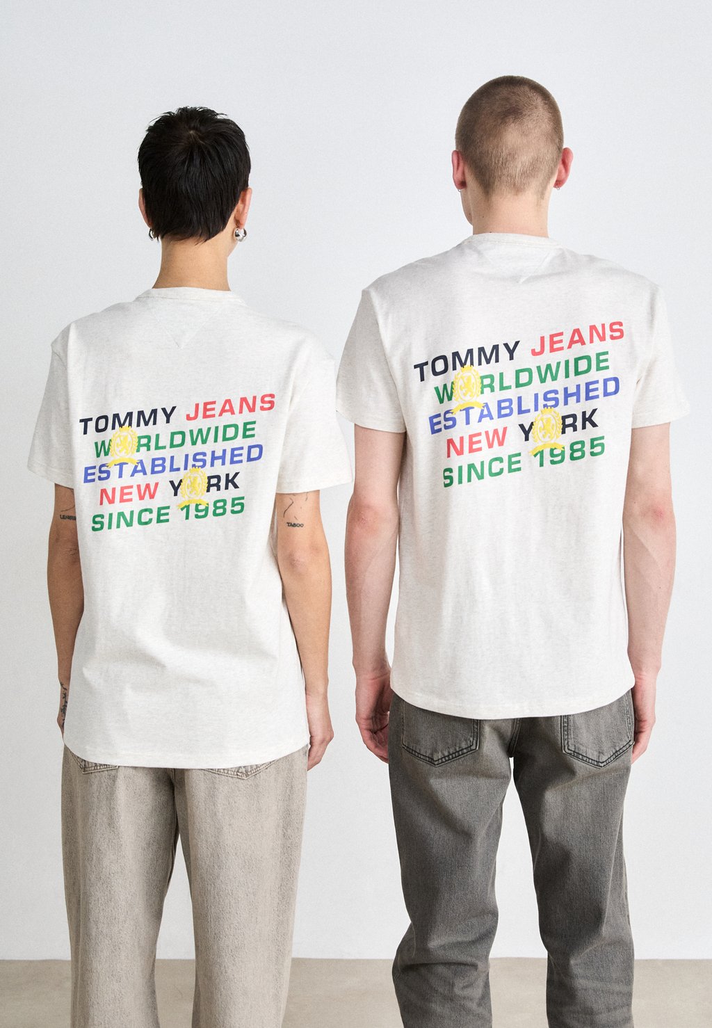 Футболка с принтом SLANTED CREST GRAPHIC TEE UNISEX Tommy Jeans, бежевый
Футболка с принтом SLANTED CREST GRAPHIC TEE UNISEX Tommy Jeans, бежевый