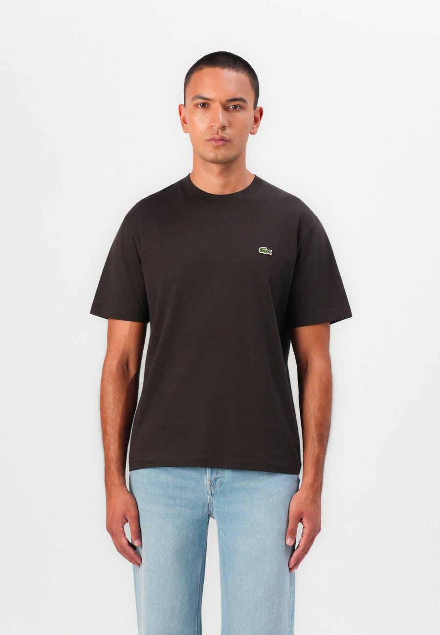 Футболка Lacoste Basic T-shirt, Port/Black, Черный, Футболка Lacoste Basic T-shirt, Port/Black
Футболка Lacoste Basic T-shirt, Port/Black, Черный, Футболка Lacoste Basic T-shirt, Port/Black