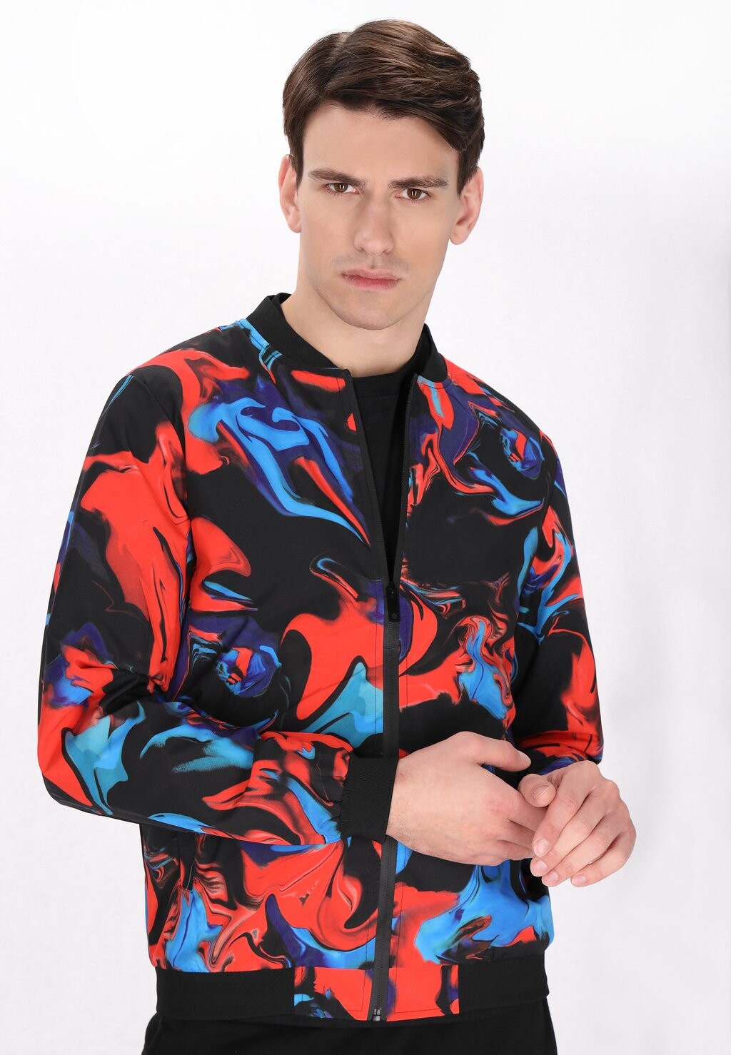 Куртка-бомбер Mo, красный
Куртка-бомбер Mo, красный