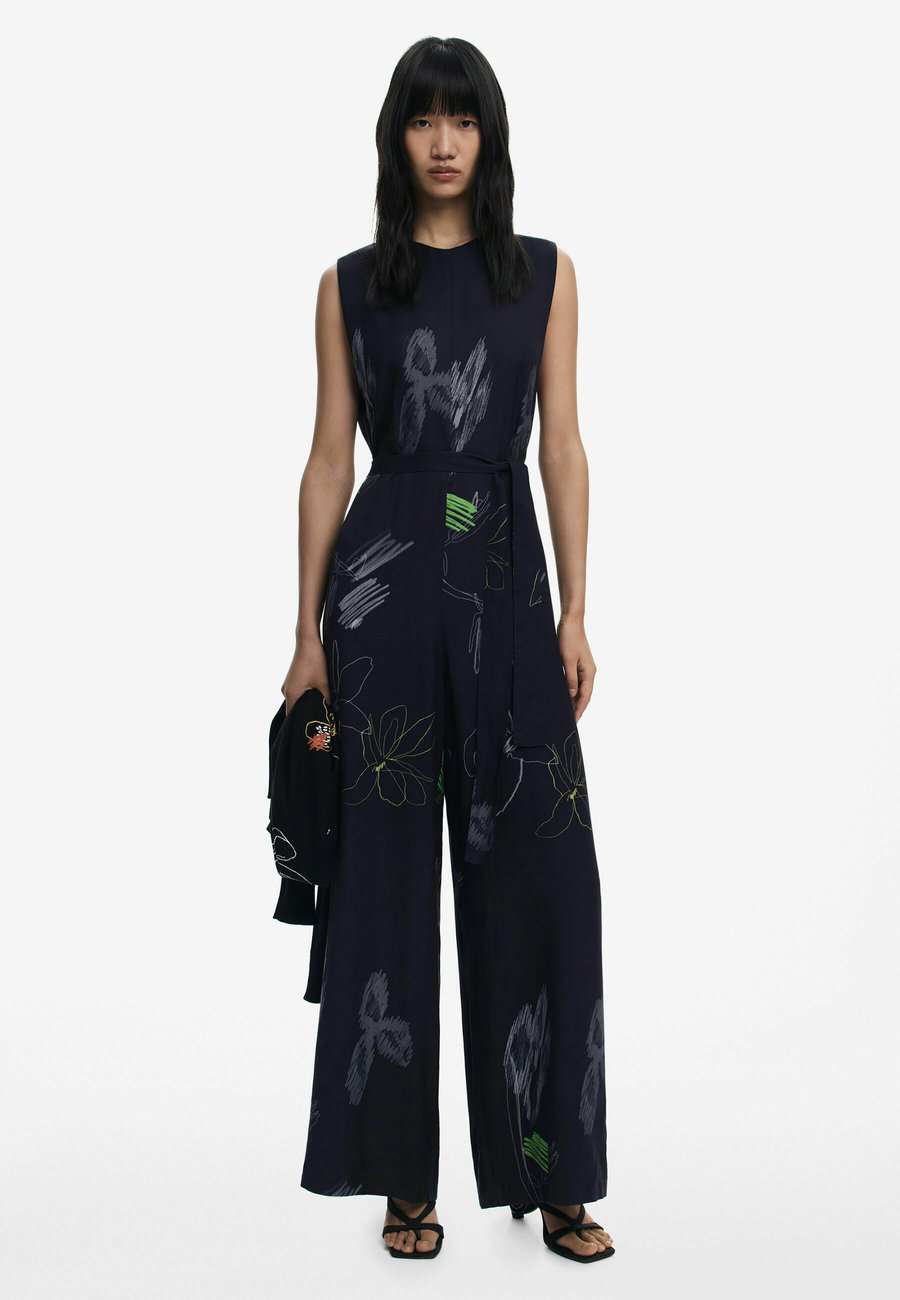 Комбинезон Desigual Jumpsuit, Black
Комбинезон Desigual Jumpsuit, Black