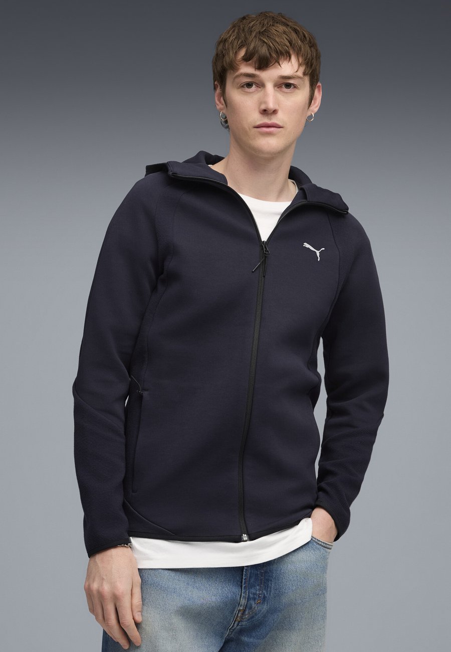 Толстовка Puma EVOSTRIPE, New Navy/Blue
Толстовка Puma EVOSTRIPE, New Navy/Blue