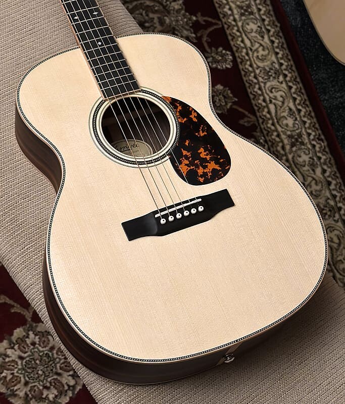 Акустическая гитара Larrivee OM-40RW Limited Edition Aged Moon Spruce Top Acoustic Guitar with Hard Case
Акустическая гитара Larrivee OM-40RW Limited Edition Aged Moon Spruce Top Acoustic Guitar with Hard Case