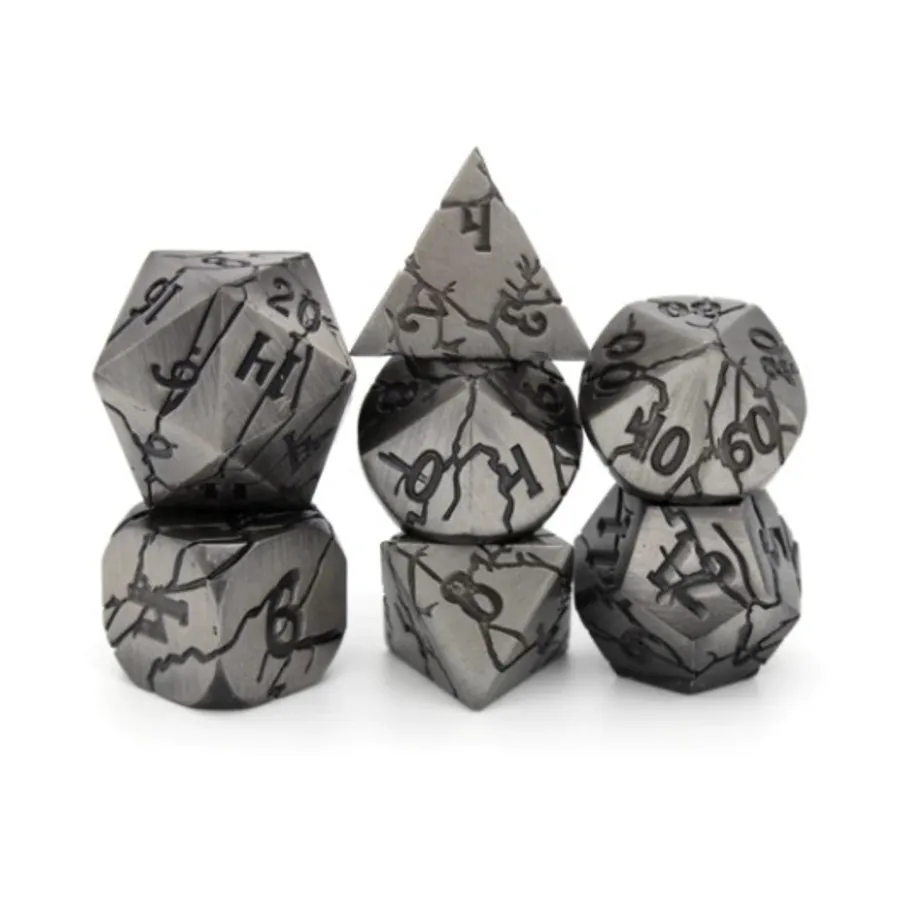 Набор кубиков повреждений Poly Set — матовое серебро (7), Wood and Metal Dice (Dice Envy)
Набор кубиков повреждений Poly Set — матовое серебро (7), Wood and Metal Dice (Dice Envy)