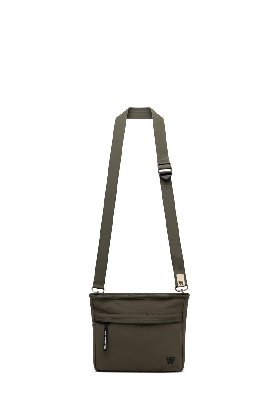 Сумка кросс-боди DOUBLE A BY W.W. WWFLORIAN SIDE BAG 25346, Grape Leaf/Evergreen
Сумка кросс-боди DOUBLE A BY W.W. WWFLORIAN SIDE BAG 25346, Grape Leaf/Evergreen