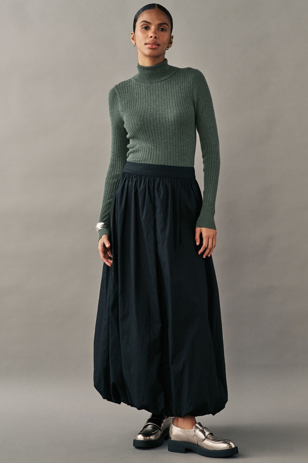 Джемпер с высоким воротником, связанный в рубчик Next, зеленый
Джемпер с высоким воротником, связанный в рубчик Next, зеленый