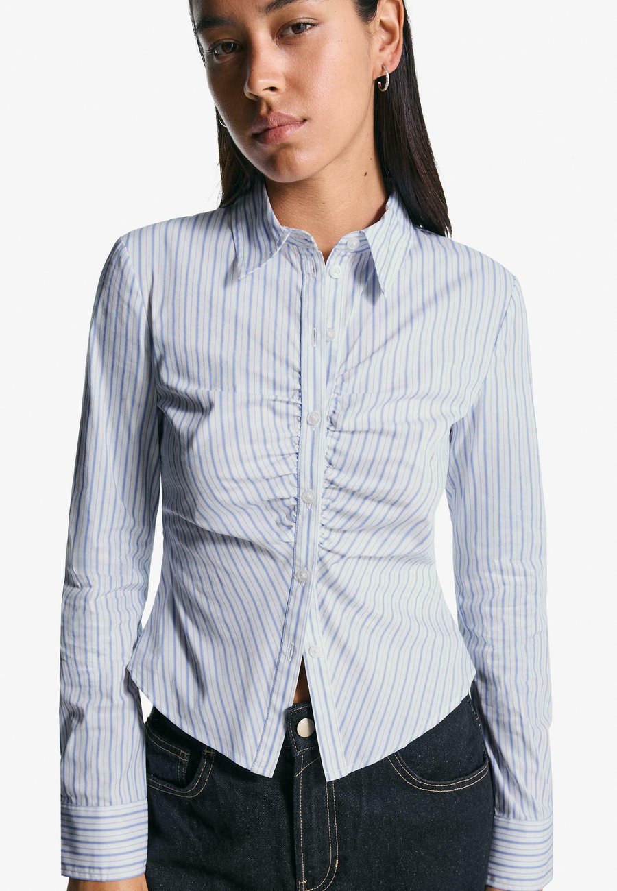 Блуза Bershka Button-down blouse, Dark Blue
Блуза Bershka Button-down blouse, Dark Blue