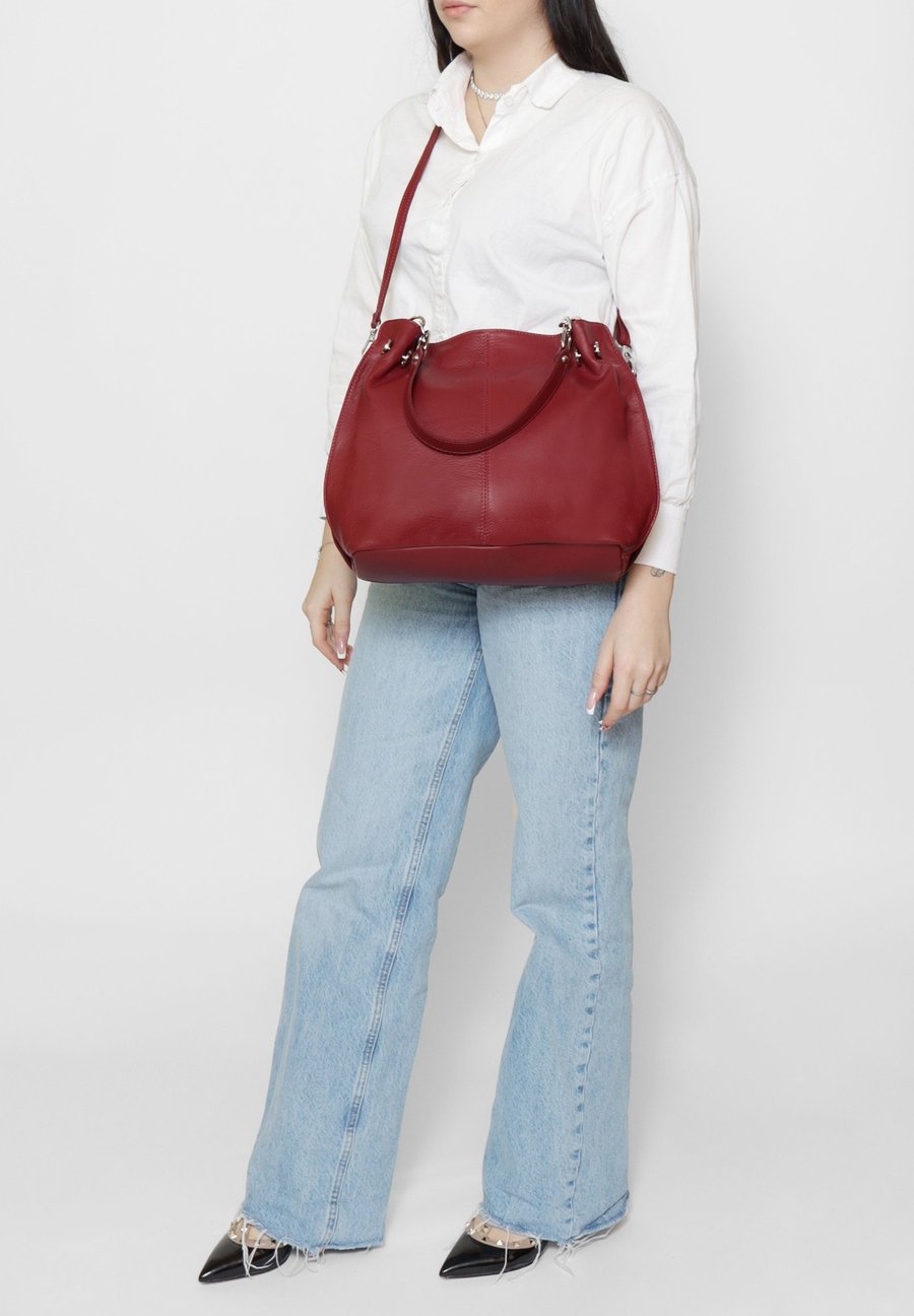 Сумка-шоппер Chiara Ferretti SHOULDER, Dark Red
Сумка-шоппер Chiara Ferretti SHOULDER, Dark Red