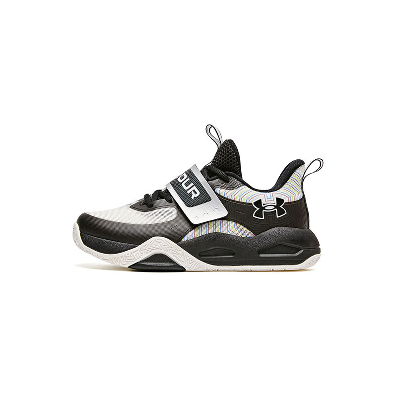 Детские баскетбольные кроссовки из баскетбольной коллекции для младших школьников Under Armour, черный
Детские баскетбольные кроссовки из баскетбольной коллекции для младших школьников Under Armour, черный