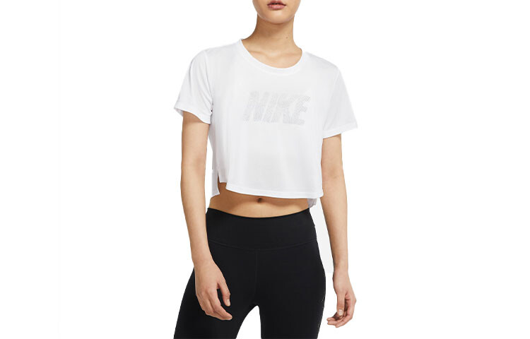 Укороченный топ женский белый Nike
Укороченный топ женский белый Nike