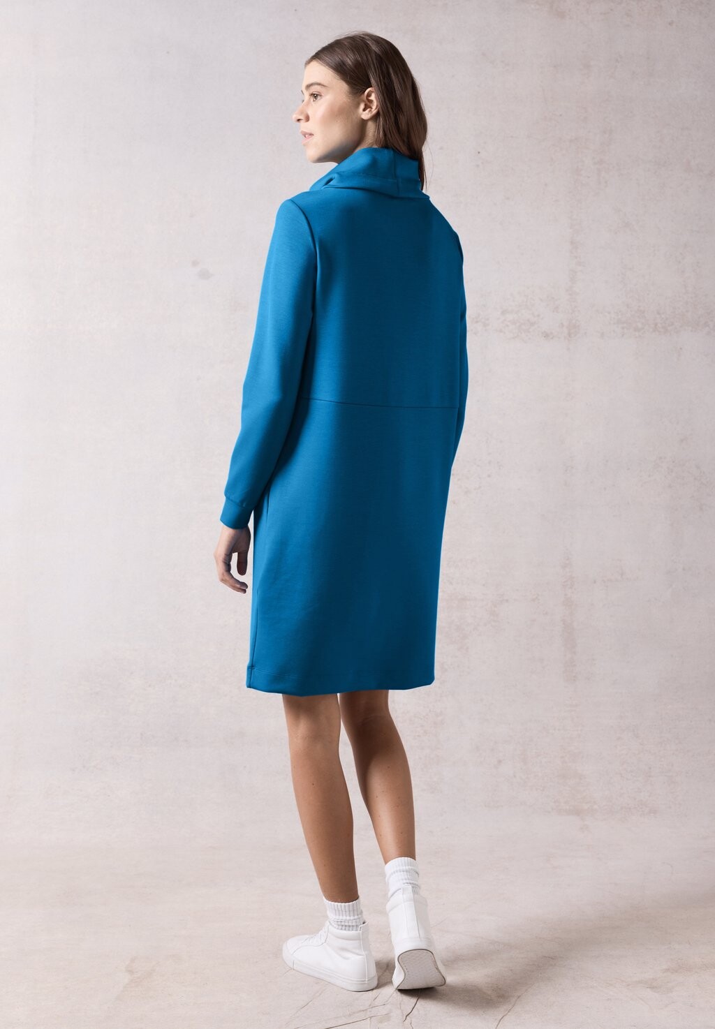 Повседневное платье MIT GROSSEM KRAGEN Cecil, синий
Повседневное платье MIT GROSSEM KRAGEN Cecil, синий