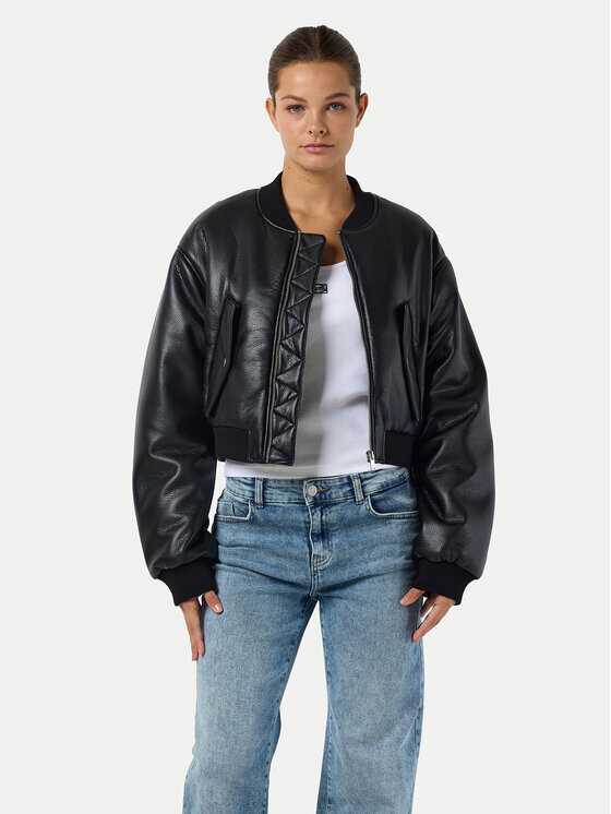 Куртка из искусственной кожи, свободного кроя Noisy May, черный
Куртка из искусственной кожи, свободного кроя Noisy May, черный