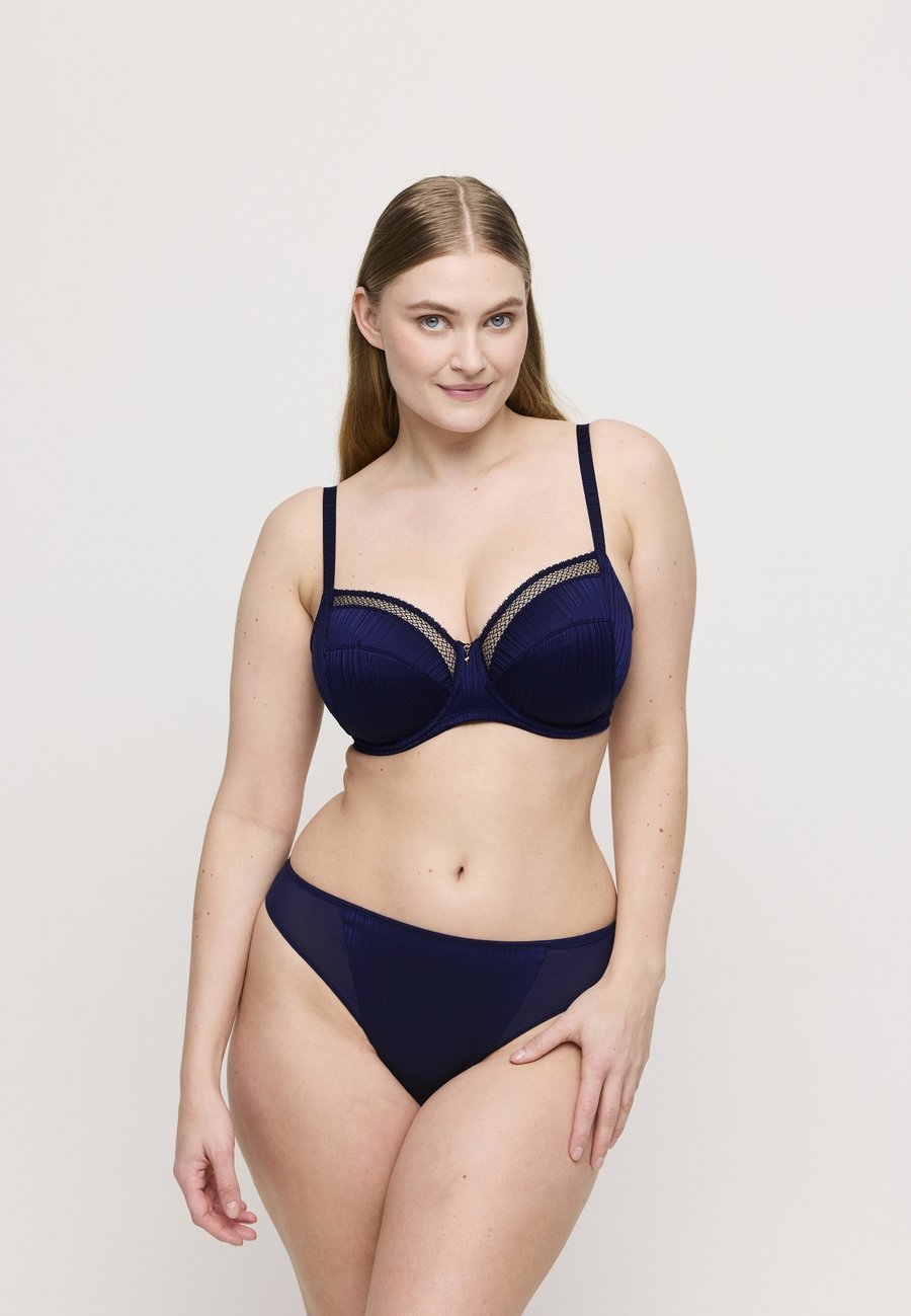 Бюстгальтер PrimaDonna TWIST KNOKKE FULL CUP, Sapphire Blue/Blue
Бюстгальтер PrimaDonna TWIST KNOKKE FULL CUP, Sapphire Blue/Blue