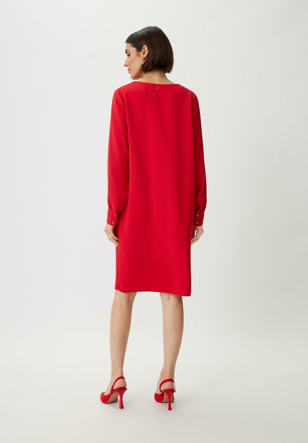Дневное платье FLIESSENDES IM LOOSE FIT comma, красный
Дневное платье FLIESSENDES IM LOOSE FIT comma, красный