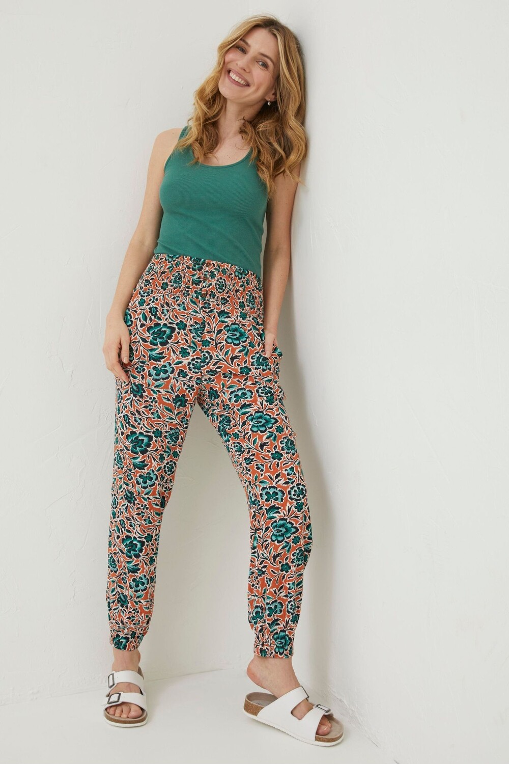 Брюки FatFace с присборенными манжетами Fat Face, оранжевый
Брюки FatFace с присборенными манжетами Fat Face, оранжевый