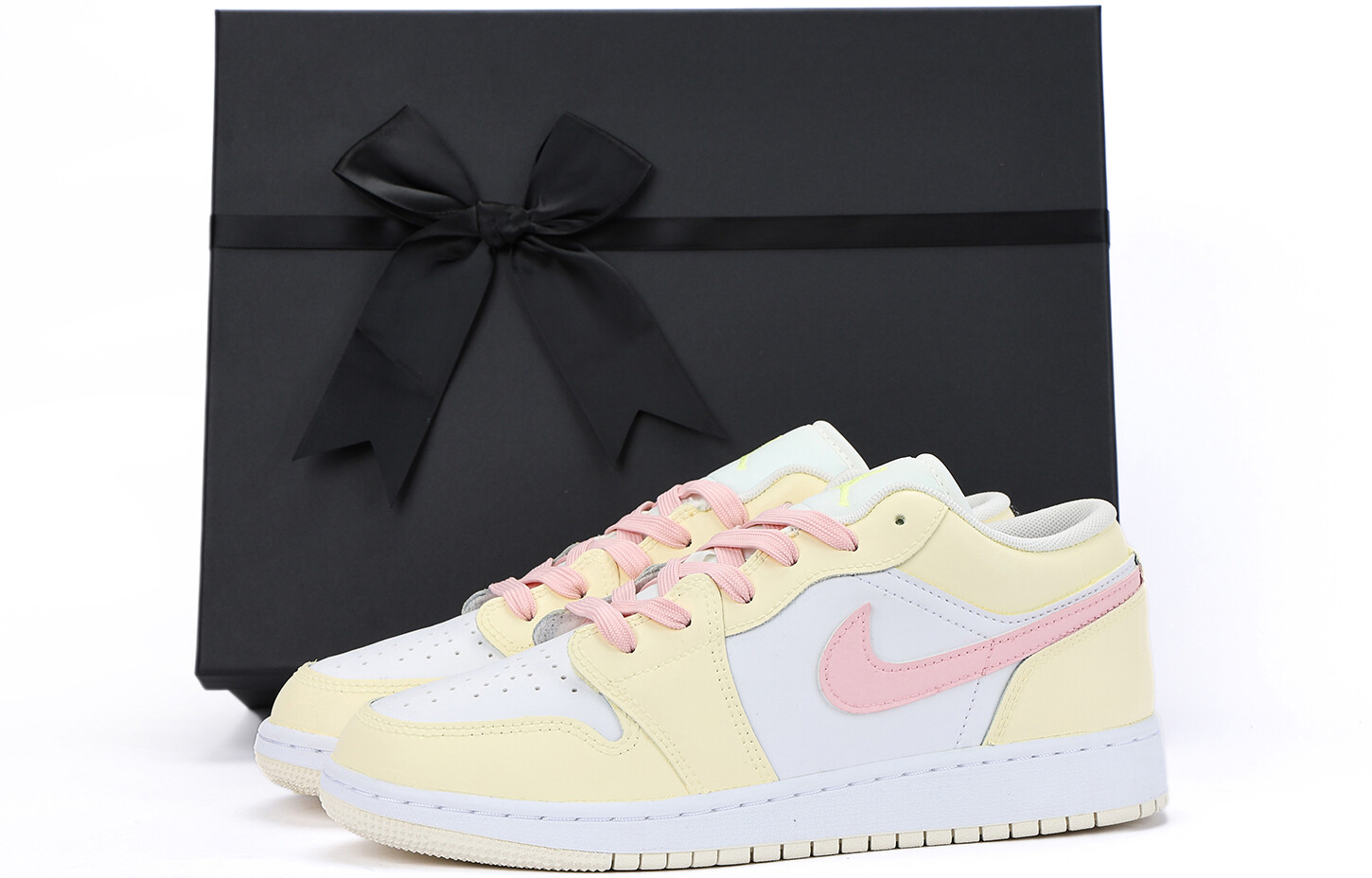 Кроссовки Air Jordan 1 Vintage Basketball Shoes Women's Low-top Yellow/Pink, розовый
Кроссовки Air Jordan 1 Vintage Basketball Shoes Women's Low-top Yellow/Pink, розовый