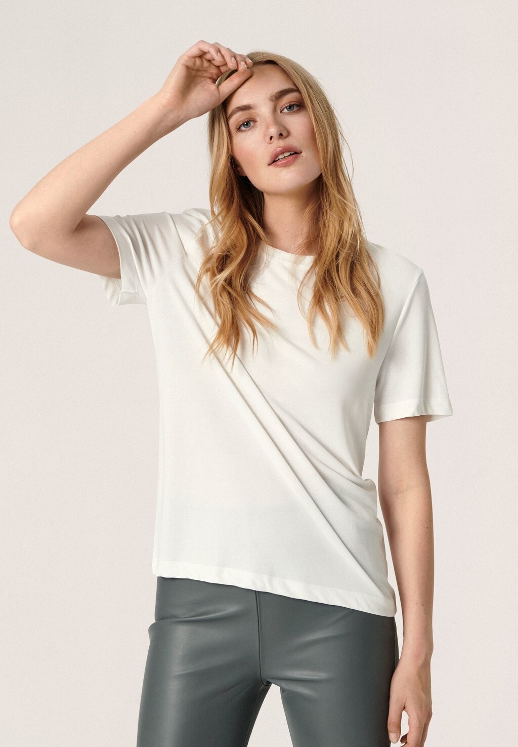 Базовая футболка СВОБОДНЫЙ ФИТ Soaked in Luxury, ломаный белый
Базовая футболка СВОБОДНЫЙ ФИТ Soaked in Luxury, ломаный белый