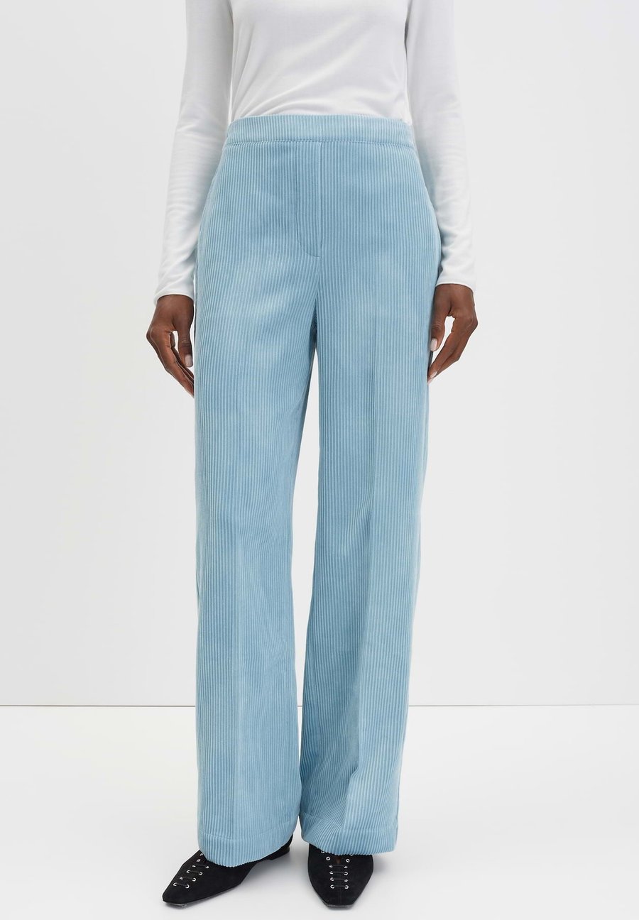 Брюки someday. WIDE LEG HIGH RISE, Arctic Blue/Blue
Брюки someday. WIDE LEG HIGH RISE, Arctic Blue/Blue