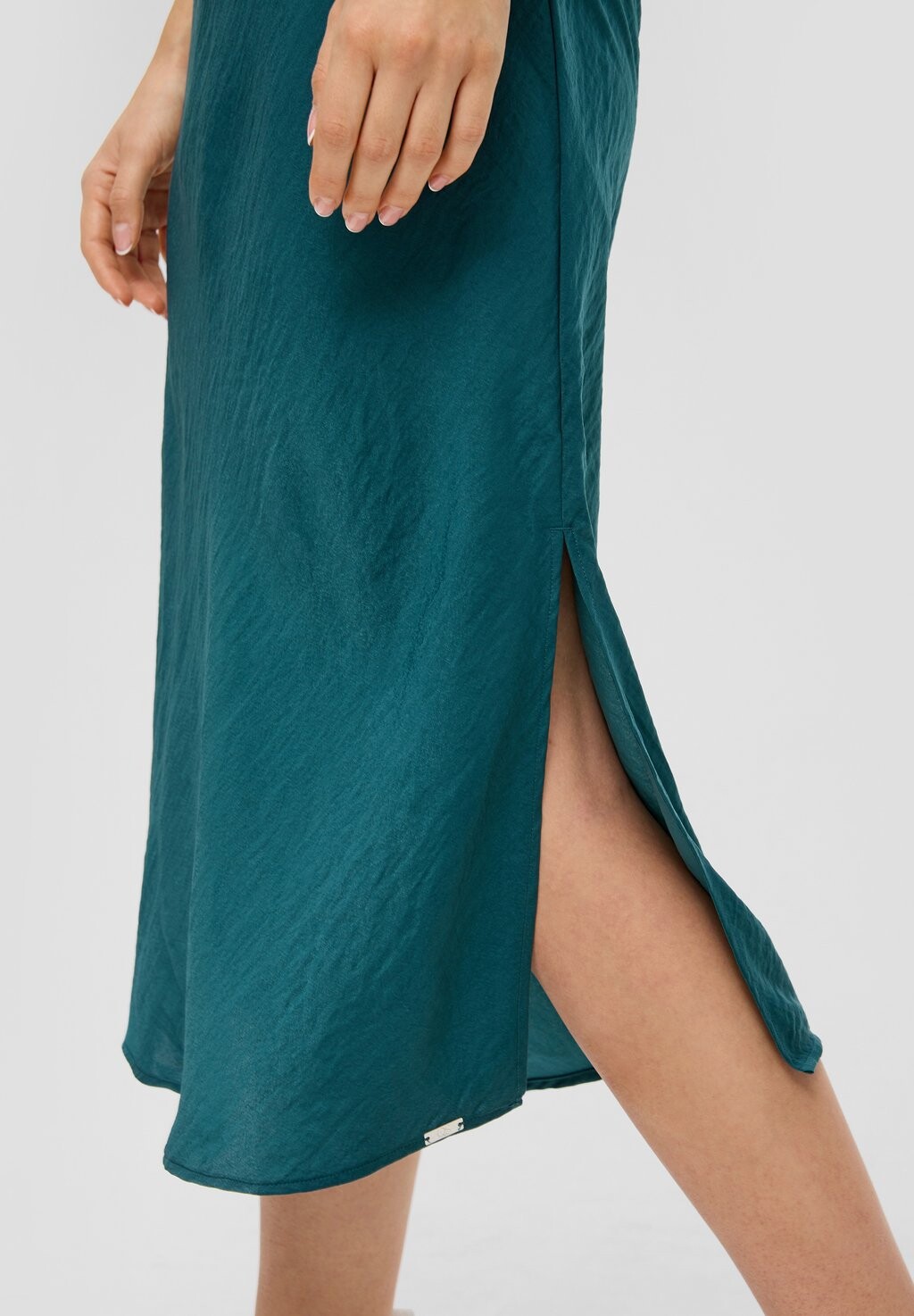 Дневное платье FLIESSENDES MIT SPAGHETTI-TRÄGERN QS, бирюзовый
Дневное платье FLIESSENDES MIT SPAGHETTI-TRÄGERN QS, бирюзовый