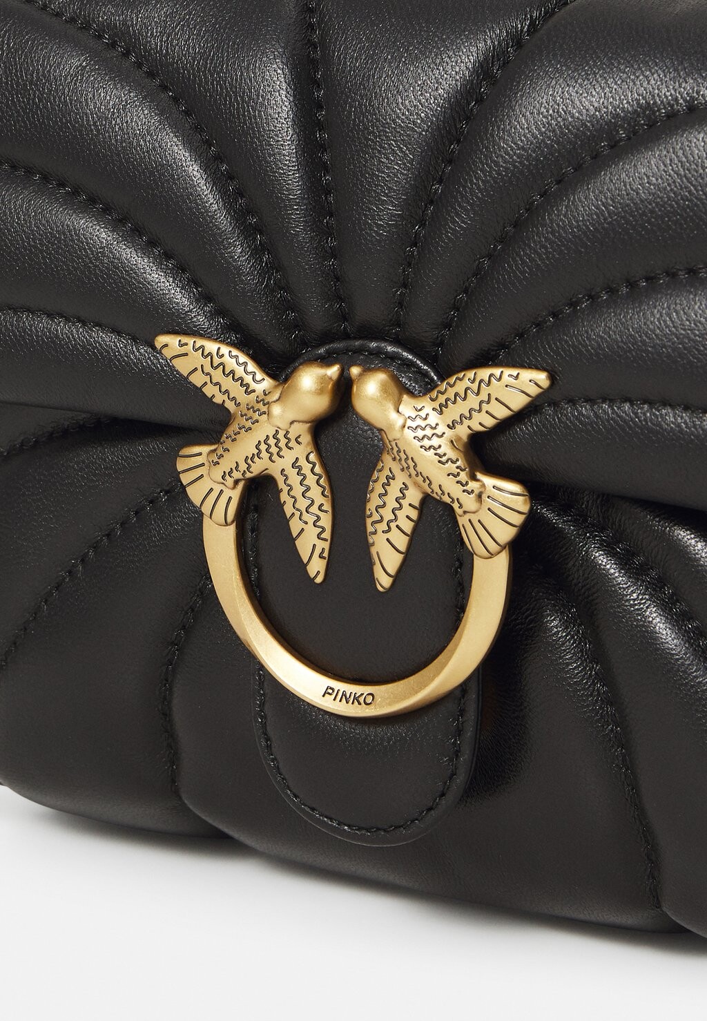 Сумка через плечо LOVE PUFF MINI Pinko, черный
Сумка через плечо LOVE PUFF MINI Pinko, черный