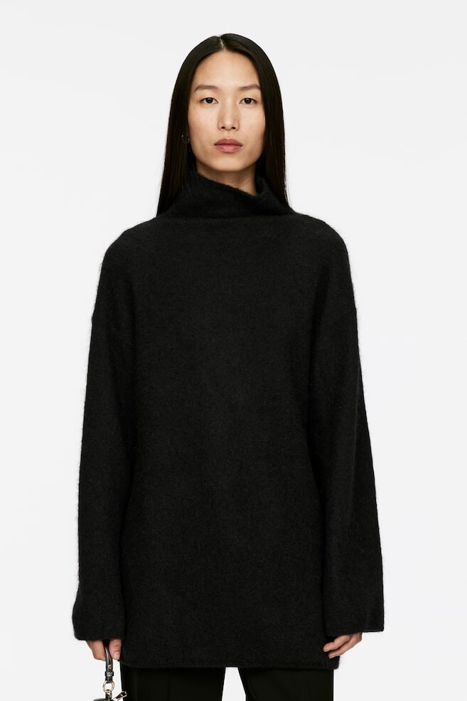 Свитер из альпаки и шерсти с воротником-трубой Arket, черный
Свитер из альпаки и шерсти с воротником-трубой Arket, черный