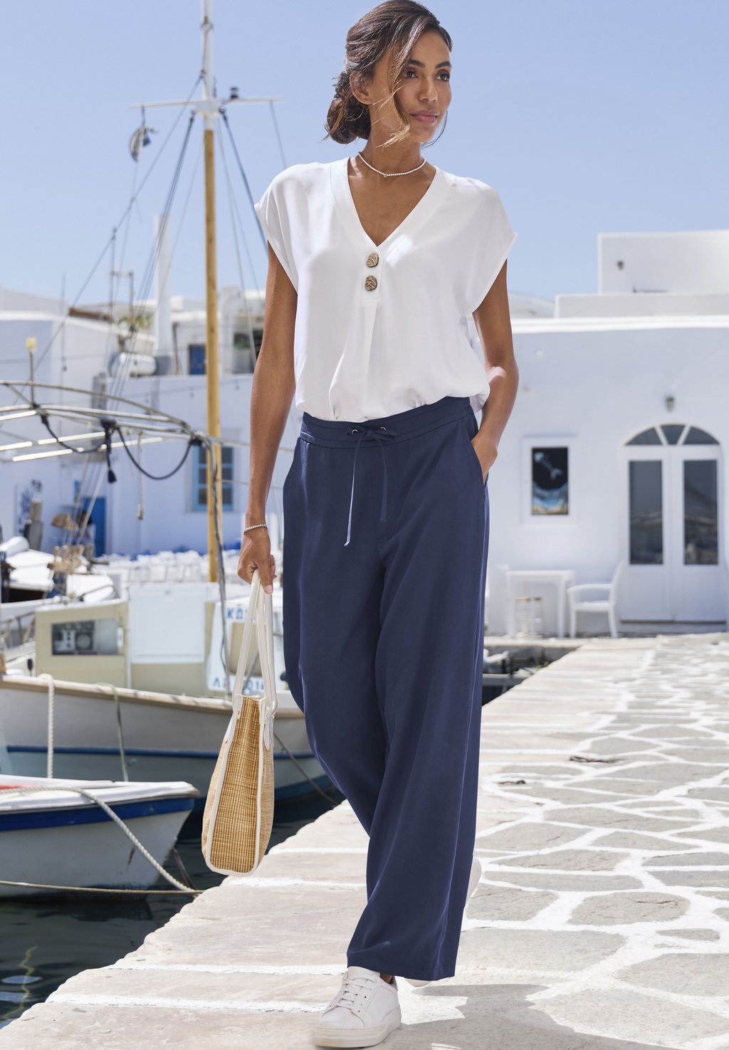 Спортивные штаны LASCANA, синий
Спортивные штаны LASCANA, синий