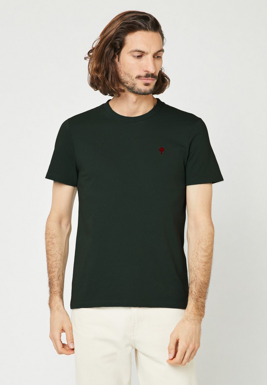 Футболка Faguo ARCY, Vert/Dark Green
Футболка Faguo ARCY, Vert/Dark Green