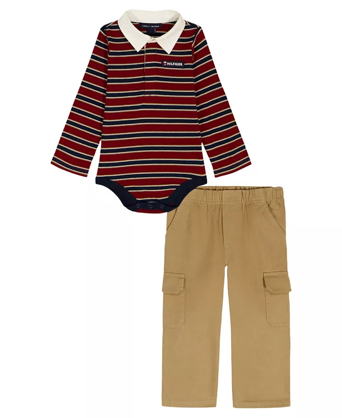 Комплект для мальчиков из поло-боди с длинным рукавом и карго-штанов Tommy Hilfiger, мультиколор
Комплект для мальчиков из поло-боди с длинным рукавом и карго-штанов Tommy Hilfiger, мультиколор