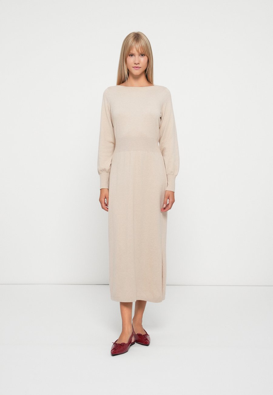 Платье VILA VIKERRY BOATNECK MIDI DRESS, Feather Gray/Sand
Платье VILA VIKERRY BOATNECK MIDI DRESS, Feather Gray/Sand