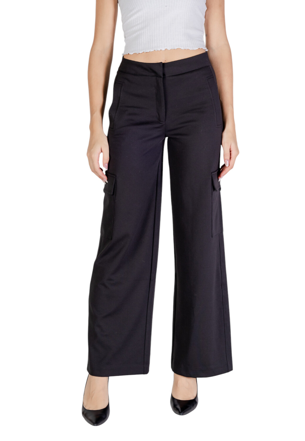 Брюки женские ICHI с накладными карманами широкие, черный
Брюки женские ICHI с накладными карманами широкие, черный