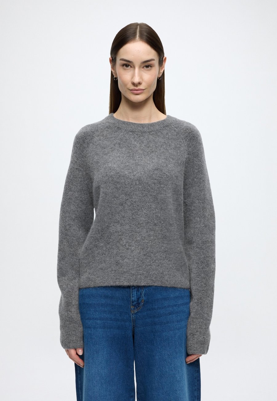 Джемпер Marc O'Polo DENIM KNIT PULLOVERS LONGSLEEVE, Asphalt Melange/Light Grey
Джемпер Marc O'Polo DENIM KNIT PULLOVERS LONGSLEEVE, Asphalt Melange/Light Grey