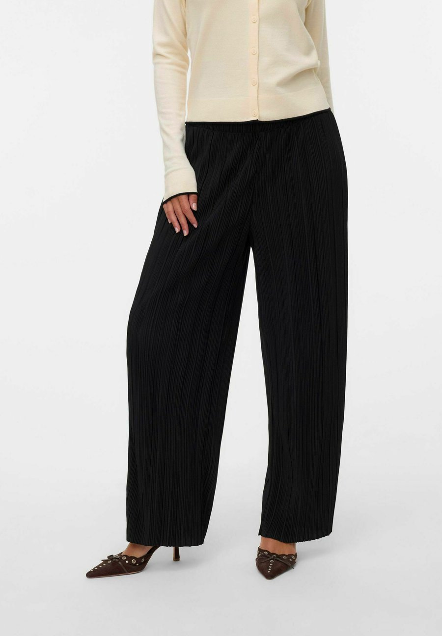 Брюки Vero Moda PLISSEE VMPAIGE, Black
Брюки Vero Moda PLISSEE VMPAIGE, Black