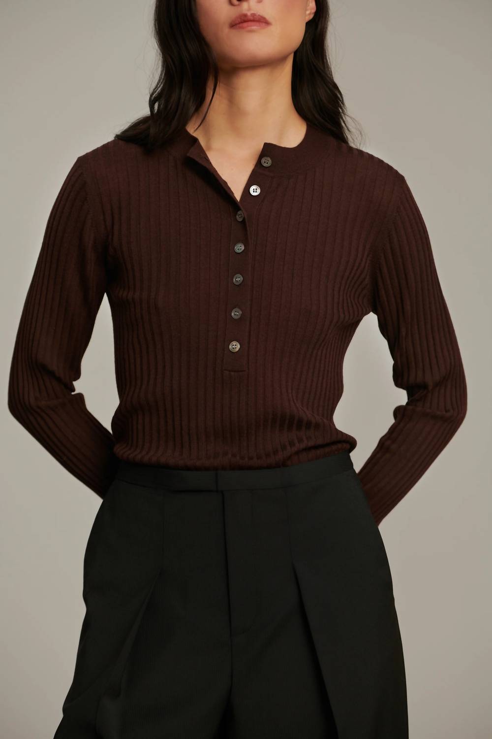 Свитер Хенли Buffalo цвета шоколадного каштанового цвета soeur, цвет chocolate marron
Свитер Хенли Buffalo цвета шоколадного каштанового цвета soeur, цвет chocolate marron