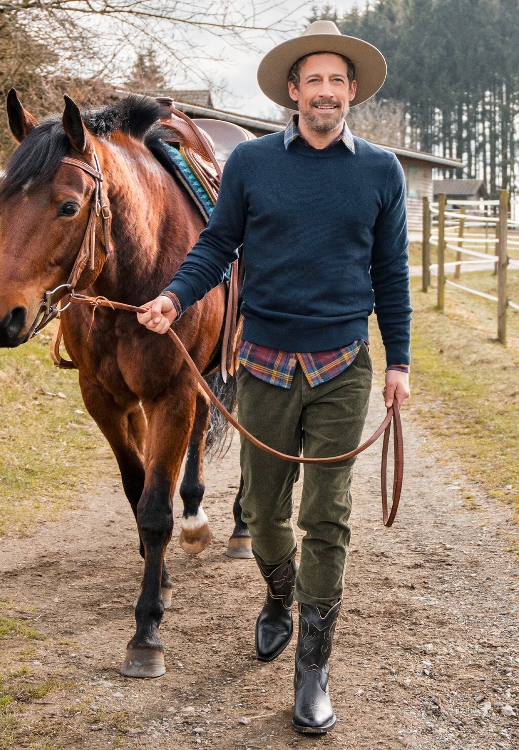 Джемпер SAFIR Living Crafts, синий
Джемпер SAFIR Living Crafts, синий