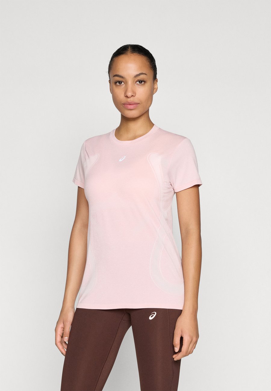 Футболка ASICS ROAD SEAMLESS TOP, Sun Coral/Pink, Розовый, Футболка ASICS ROAD SEAMLESS TOP, Sun Coral/Pink
Футболка ASICS ROAD SEAMLESS TOP, Sun Coral/Pink, Розовый, Футболка ASICS ROAD SEAMLESS TOP, Sun Coral/Pink