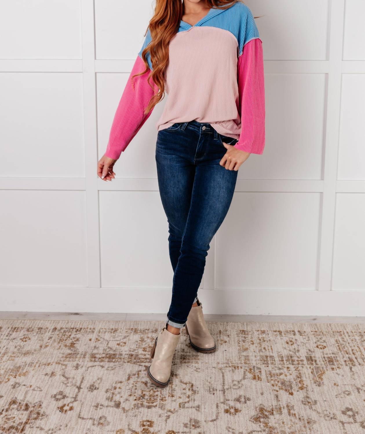 Текстурированный худи с цветными блоками в розовых оттенках One Eleven North
Текстурированный худи с цветными блоками в розовых оттенках One Eleven North