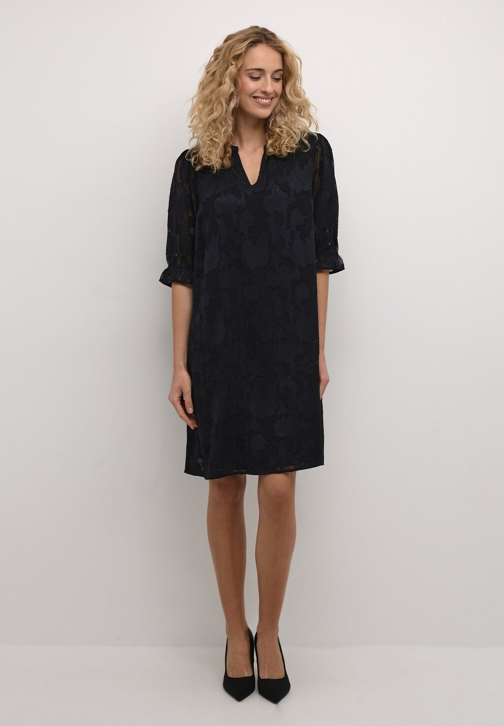 Повседневное платье RYANA Cream, черный
Повседневное платье RYANA Cream, черный