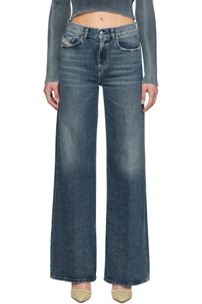 Джинсы Blue Flare 1978 D-Akemi 007y7 Diesel
Джинсы Blue Flare 1978 D-Akemi 007y7 Diesel