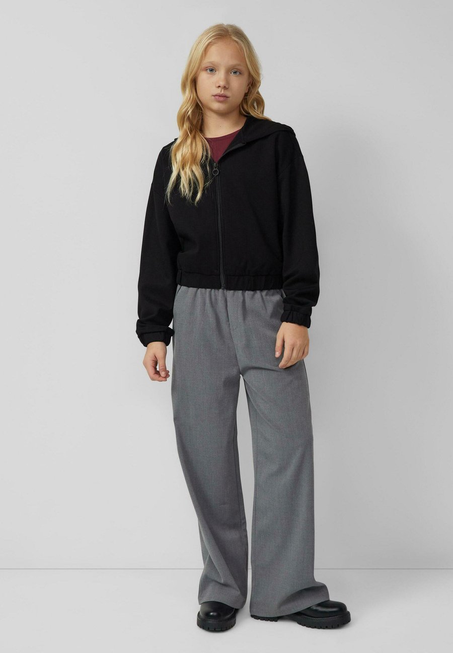 Толстовка s.Oliver Zip-up sweatshirt, Schwarz/Black
Толстовка s.Oliver Zip-up sweatshirt, Schwarz/Black