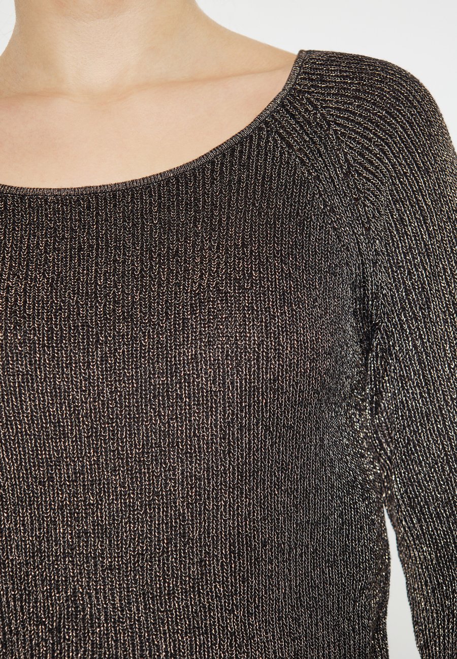 Джемпер faina CO-BRANDED WITH NAEMI, Schwarz/Black
Джемпер faina CO-BRANDED WITH NAEMI, Schwarz/Black