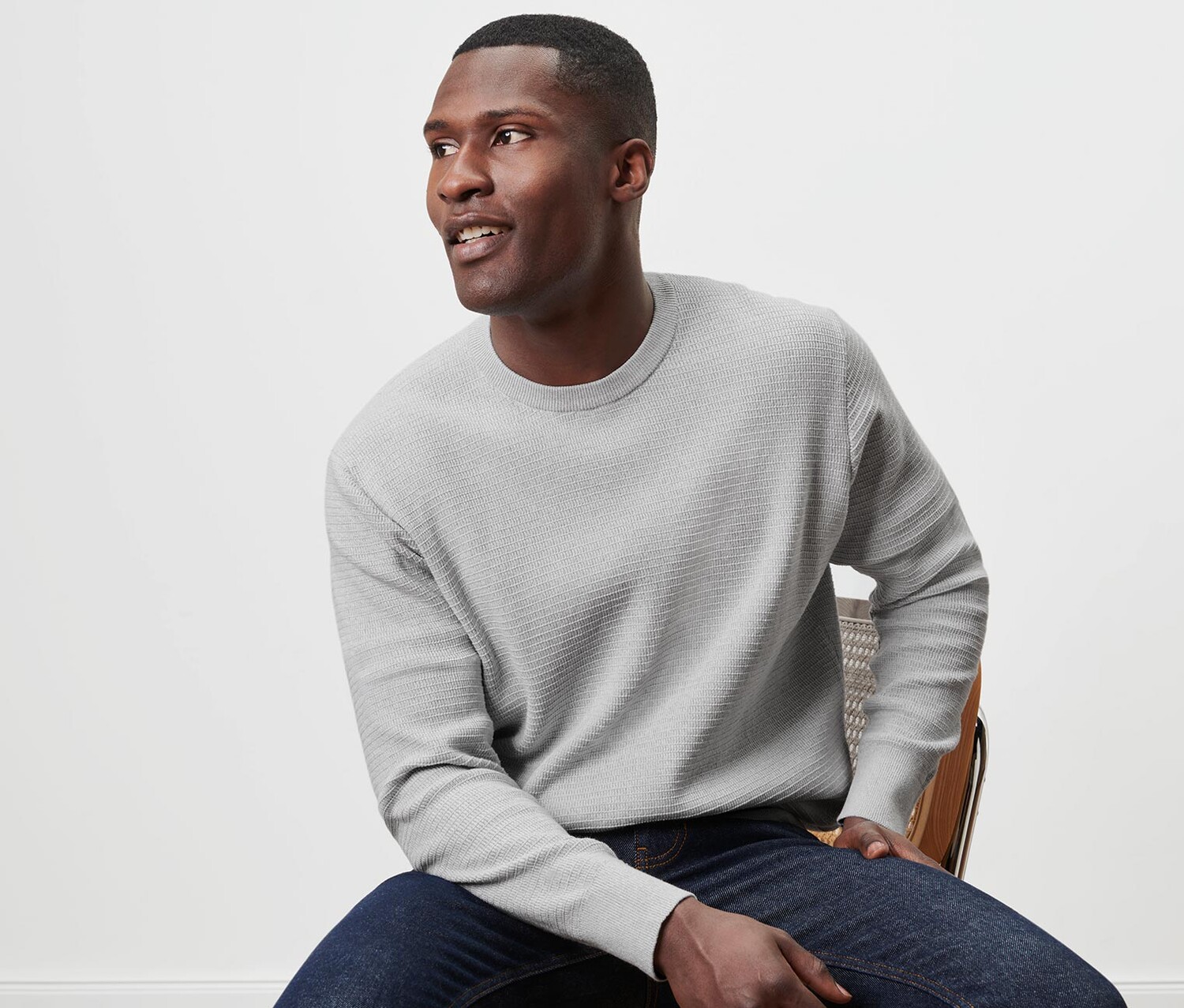 Свитер с круглым вырезом Tchibo, светло-серый
Свитер с круглым вырезом Tchibo, светло-серый