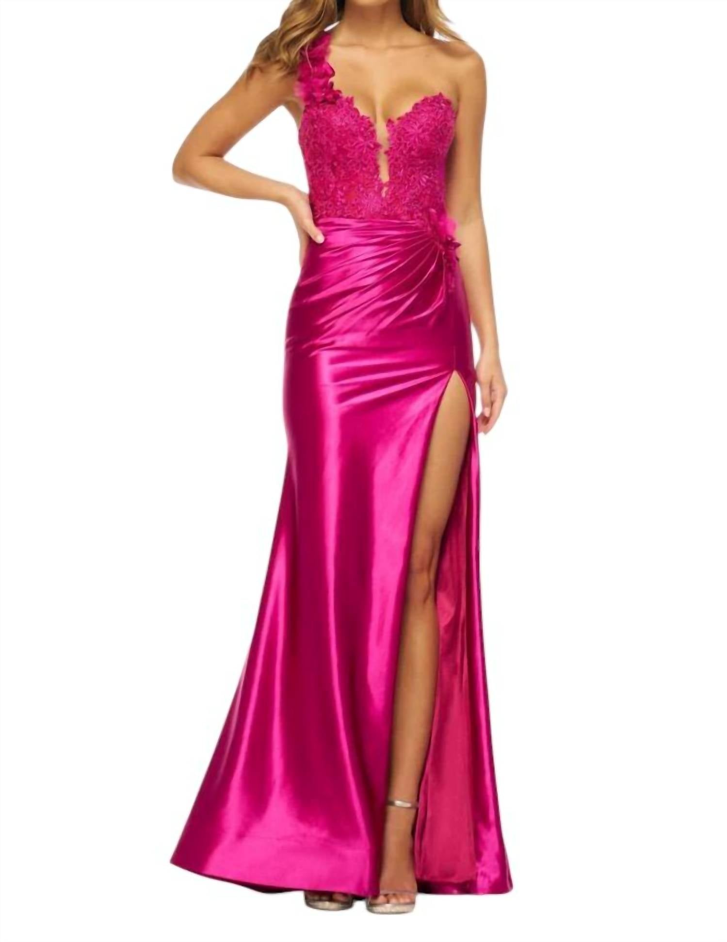 Магентовое вечернее платье с асимметричным плечом и полупрозрачным V-образным вырезом Sherri Hill
Магентовое вечернее платье с асимметричным плечом и полупрозрачным V-образным вырезом Sherri Hill