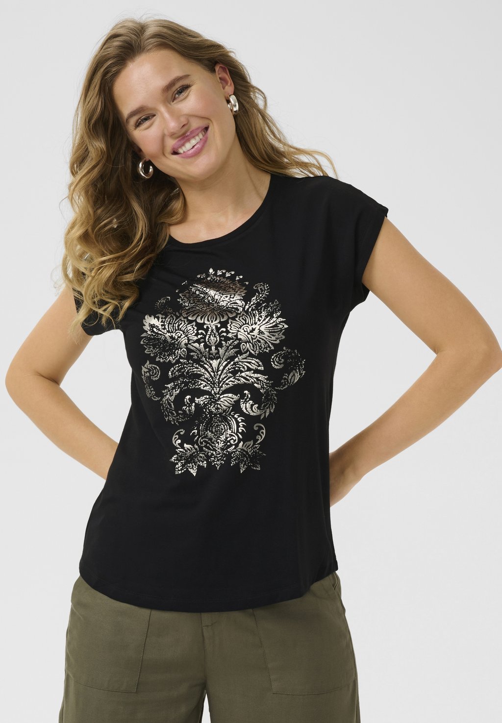 Футболка с принтом KAALLY HERA Kaffe, цвет Black Deep
Футболка с принтом KAALLY HERA Kaffe, цвет Black Deep