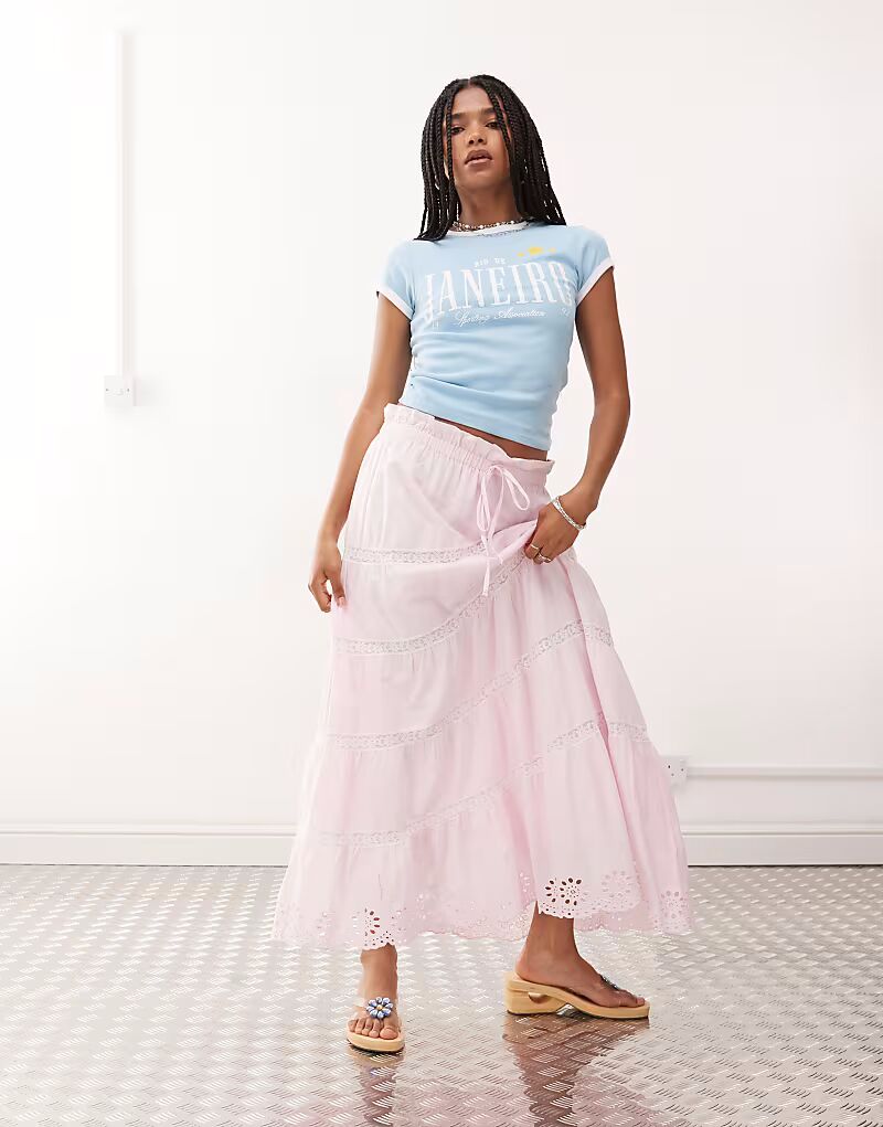 Юбка в стиле вестерн с кружевной отделкой розового цвета Reclaimed Vintage
Юбка в стиле вестерн с кружевной отделкой розового цвета Reclaimed Vintage