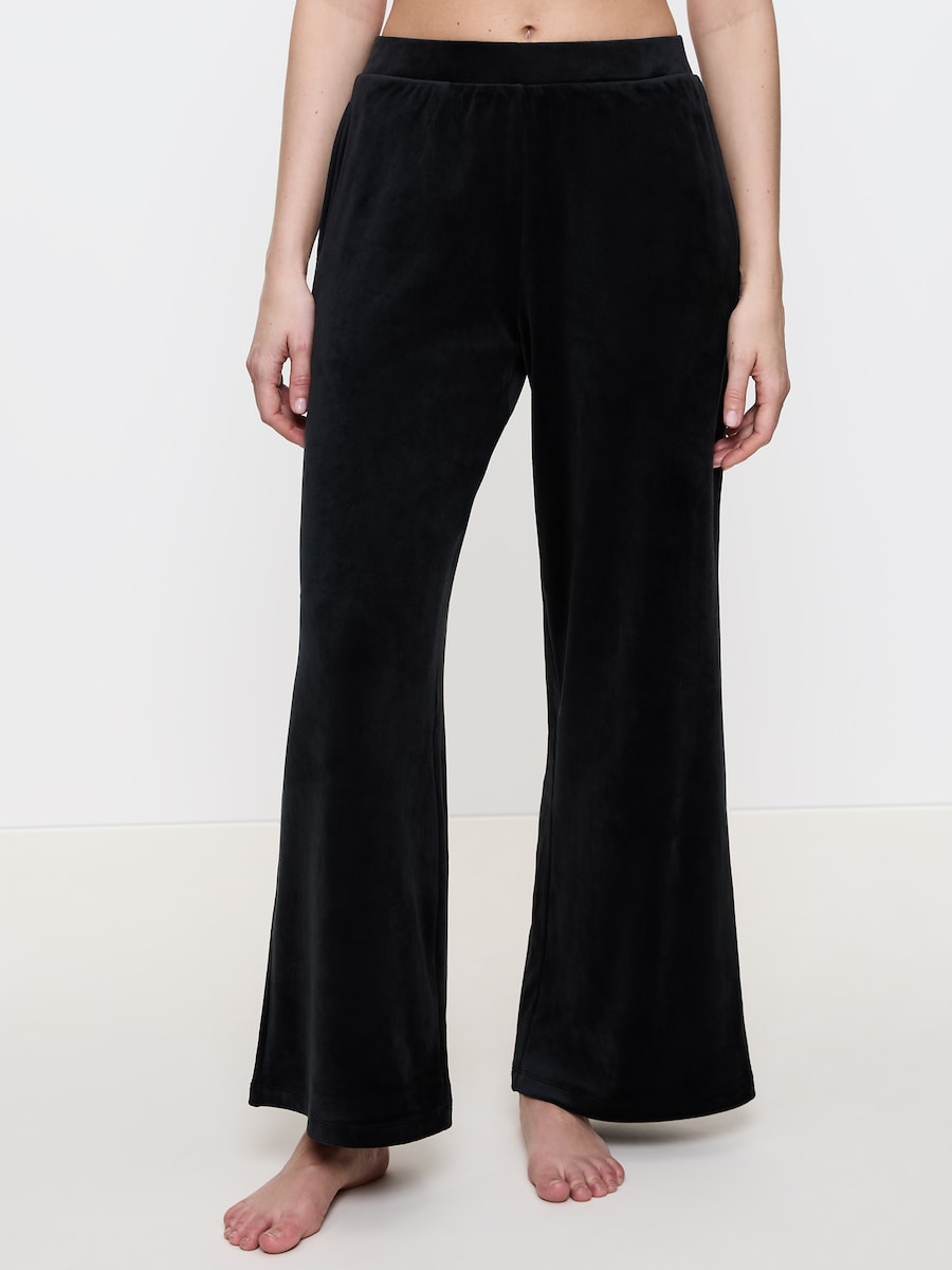 Пижамные штаны TRIUMPH Sensual Velour Wide Leg, черный
Пижамные штаны TRIUMPH Sensual Velour Wide Leg, черный