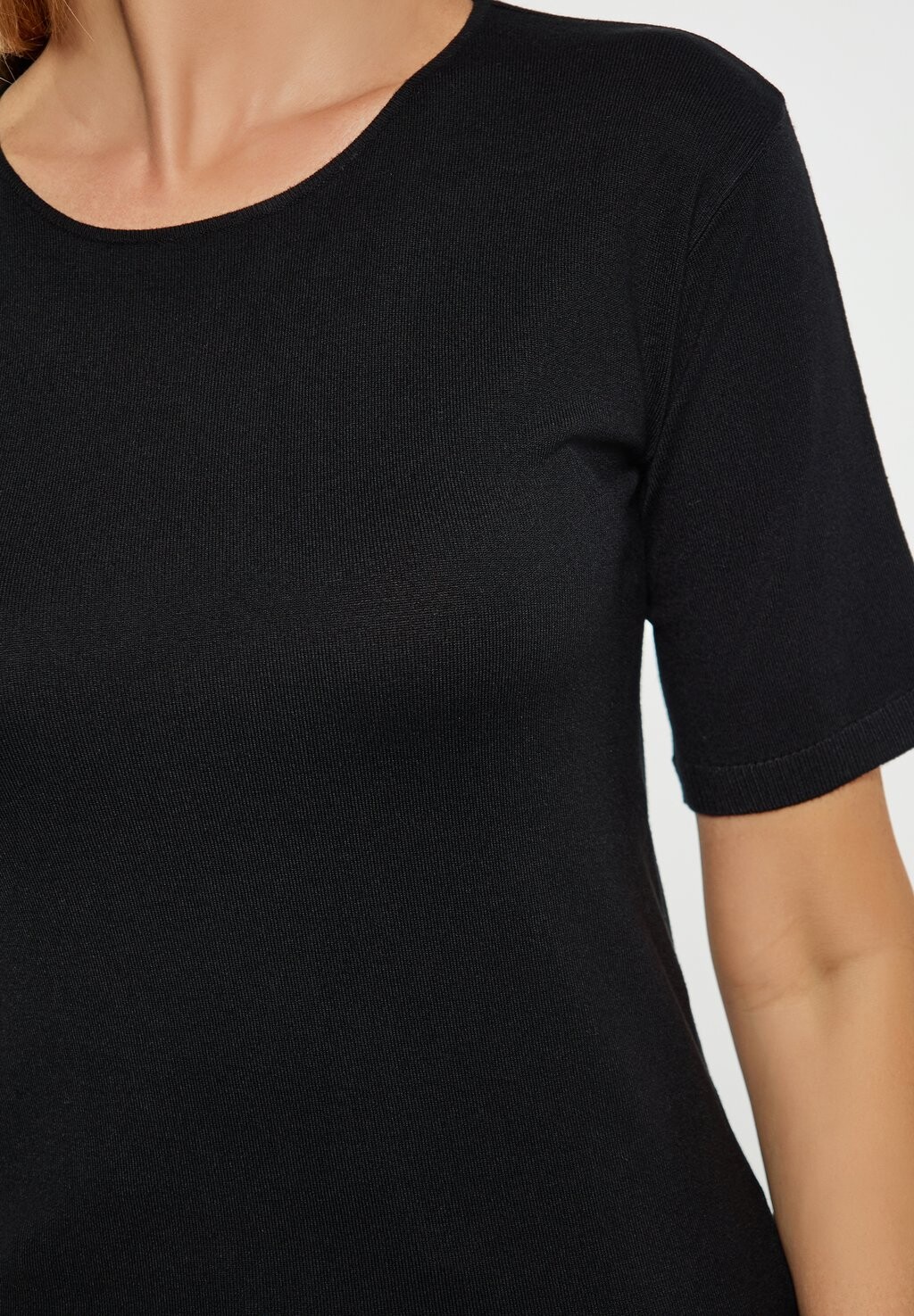 Футболка с принтом usha, черный
Футболка с принтом usha, черный