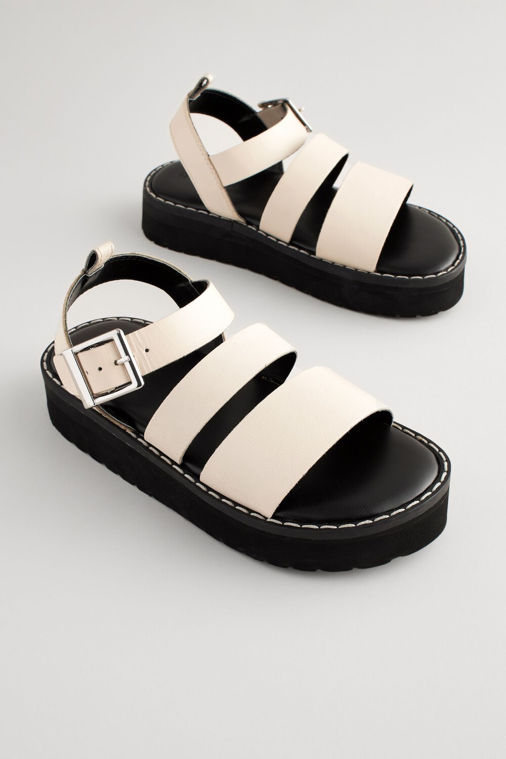 Кожаные босоножки на толстой подошве Next, бежевый
Кожаные босоножки на толстой подошве Next, бежевый