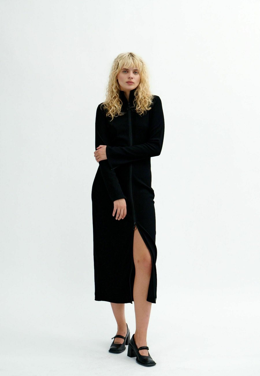 Платье Résumé Jumper dress, Black
Платье Résumé Jumper dress, Black