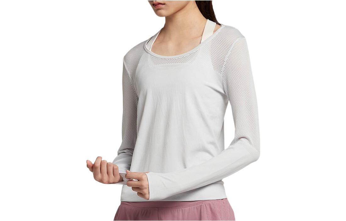 Футболка женская белая Nike
Футболка женская белая Nike