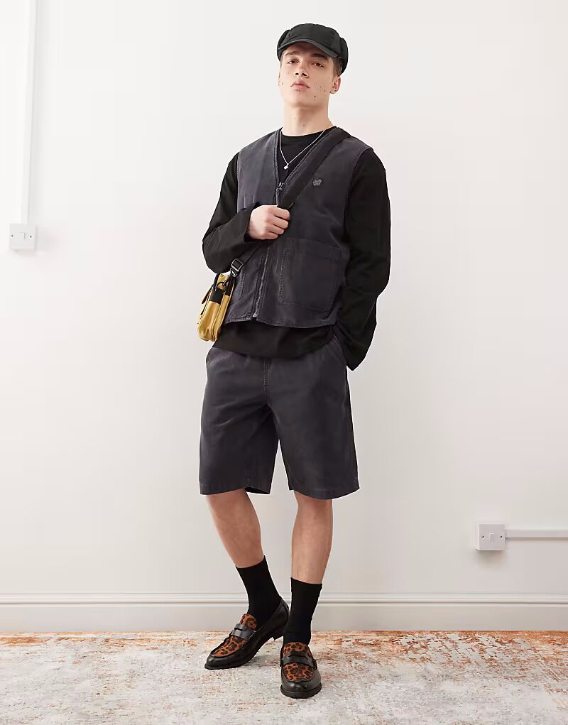 Трикотажные шорты Santa Cruz Chill черного цвета
Трикотажные шорты Santa Cruz Chill черного цвета